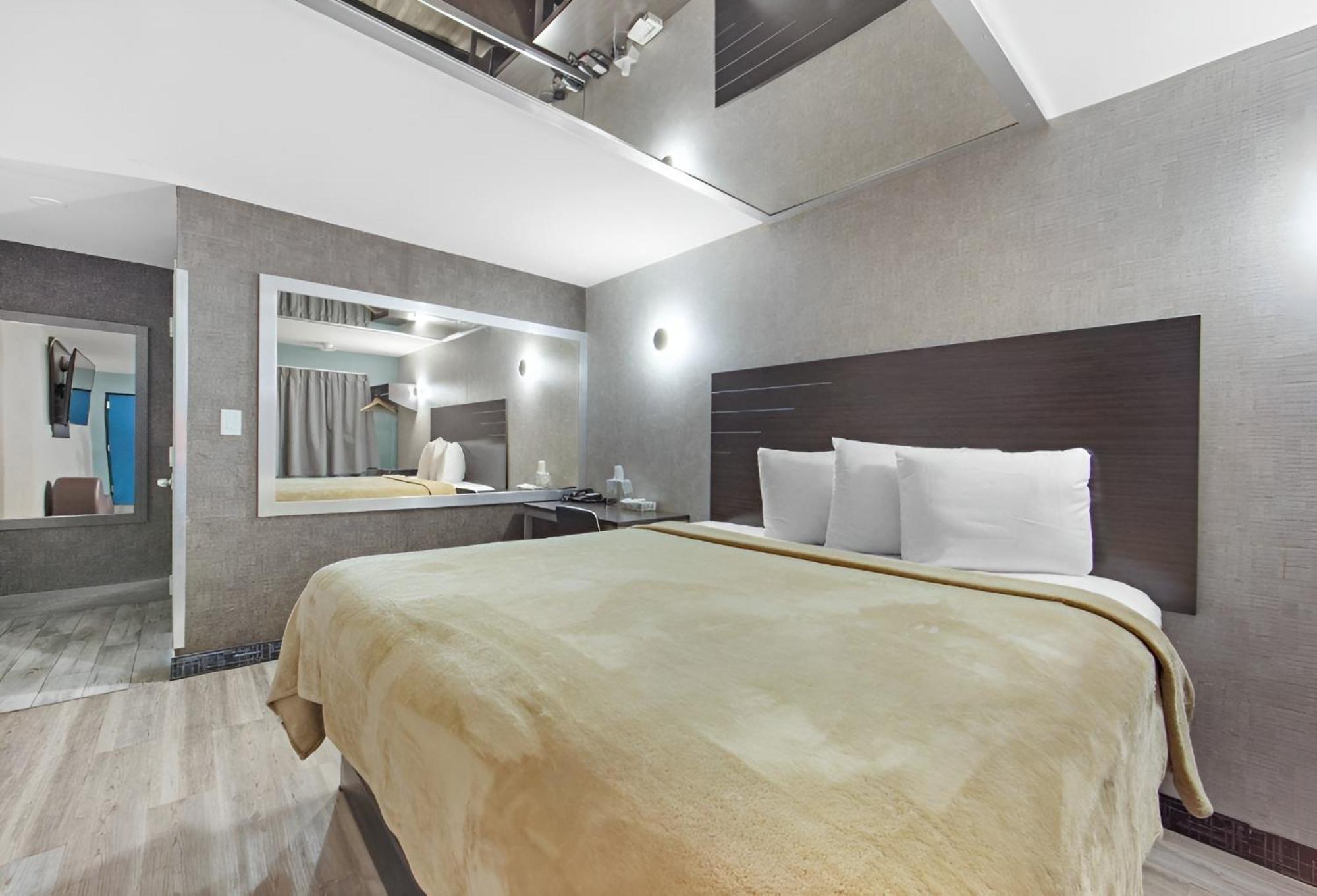 Hotel Opus Bronx Near Bay Plaza Mall New York Exterior foto
